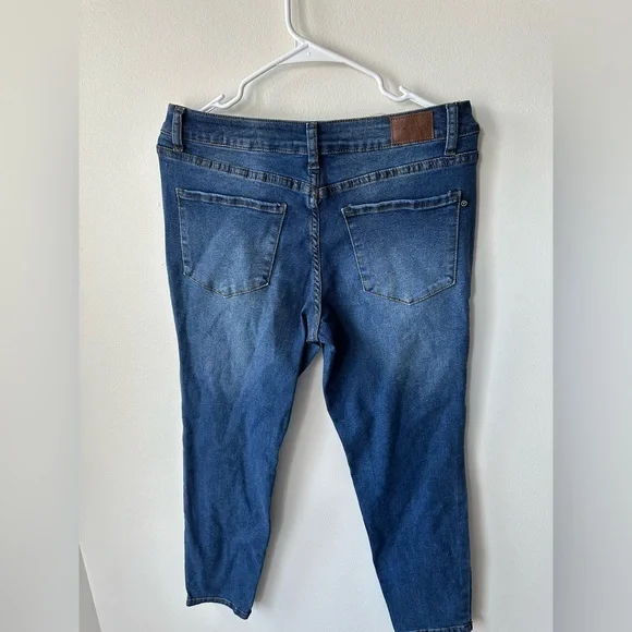 Jeans - Picture 4 of 5